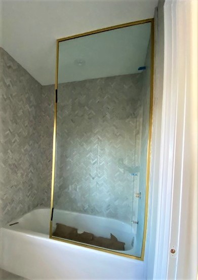 Tub Screen with Gold Hardware All Around (2).jpg